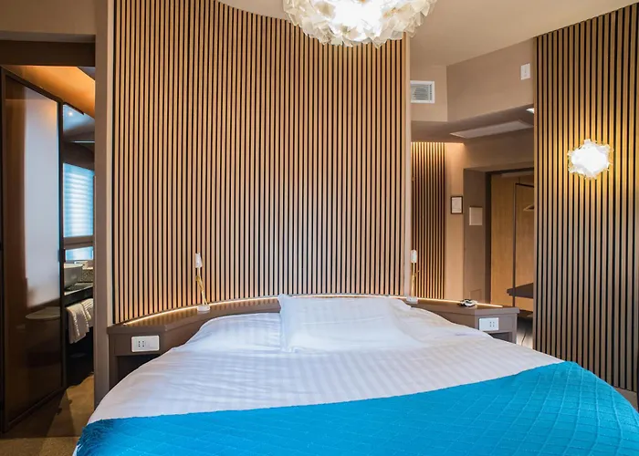 163 Boutique Hotel *